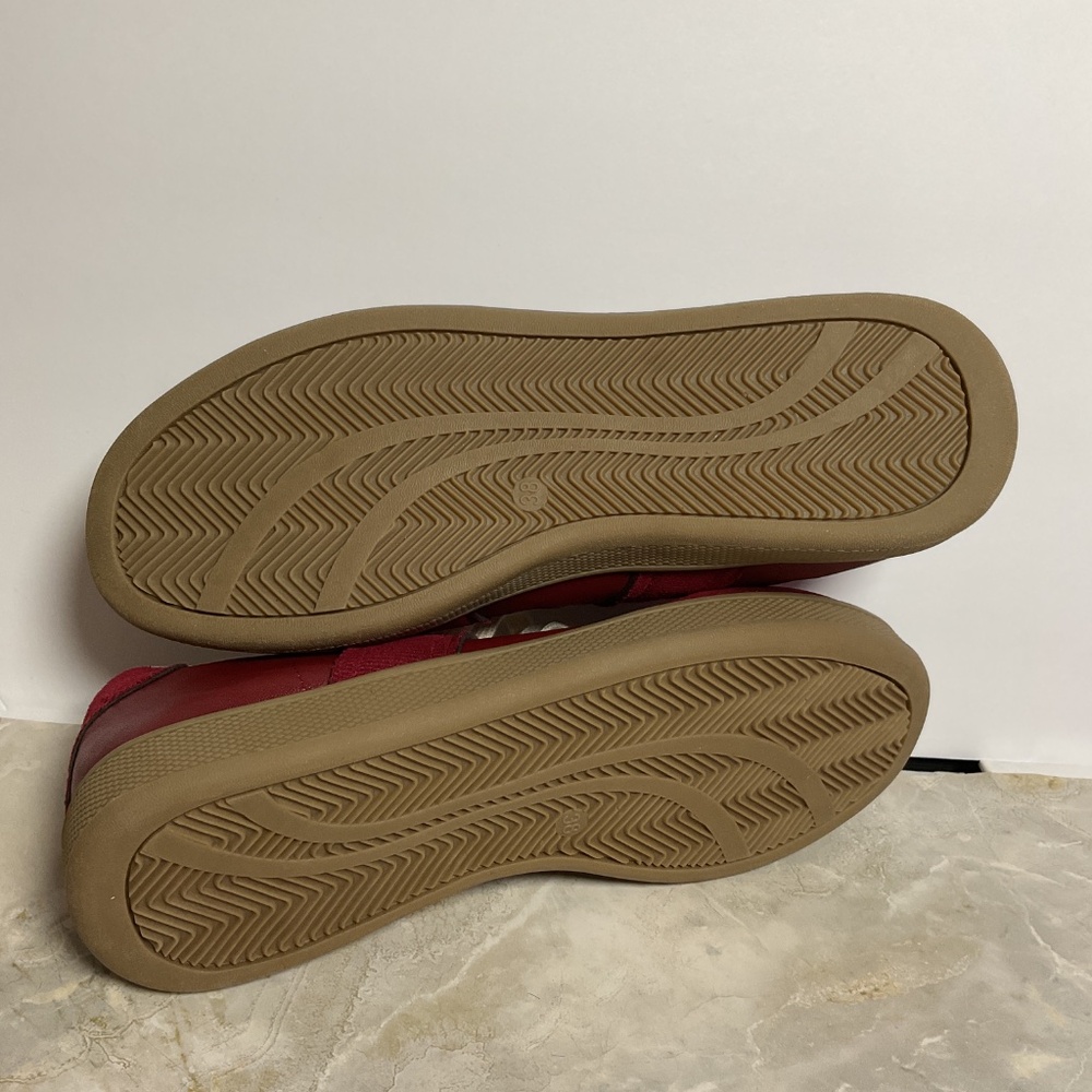 Shoes - Picture 3 of 4